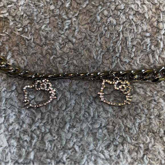 Hello Kitty Silver Belt Accessory - Picture 2 of 4